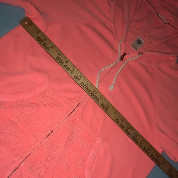 ROXY zip up sweatshirt hoodie,crocheted pocket detail, rope pull strings size M - Picture 7 of 10